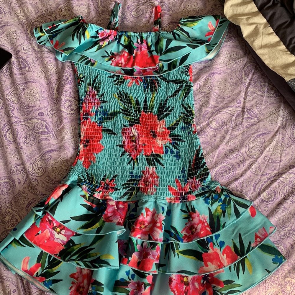Dress - Picture 4 of 7